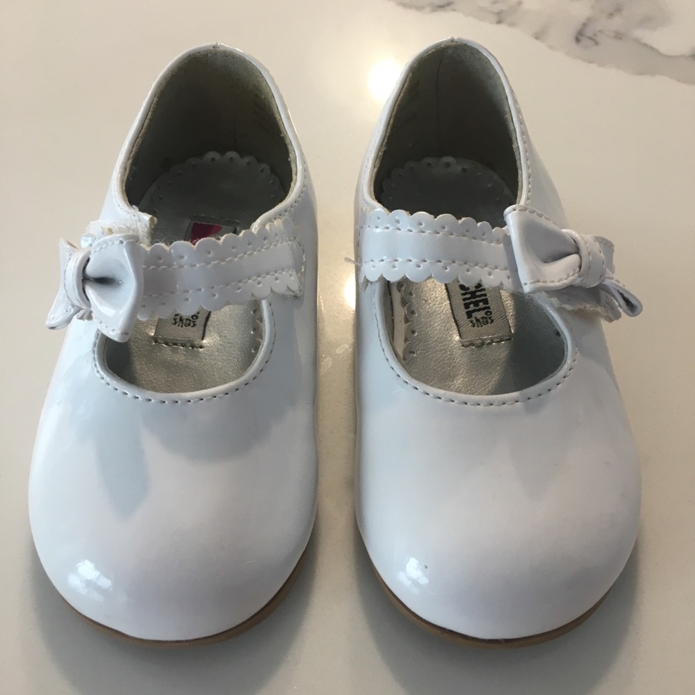 Girls size 4 white dress shoes